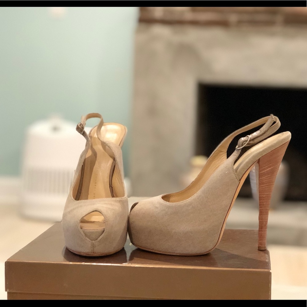 100% Authentic beige Giuseppe Zanotti heels.